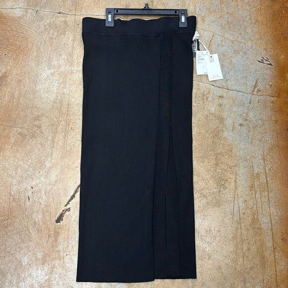 Good American Skirt - Picture 1 of 6